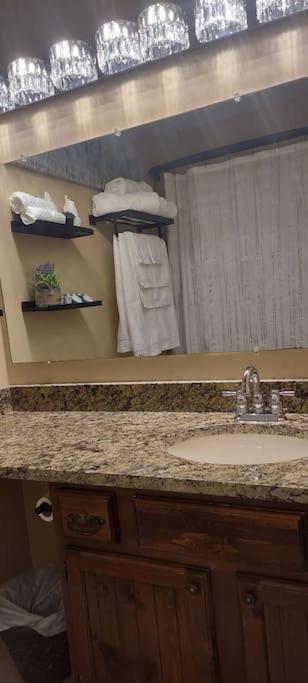 J.Creek Retreat, Creekside Townhouse +1 Car Garage Villa Maggie Valley Exterior foto