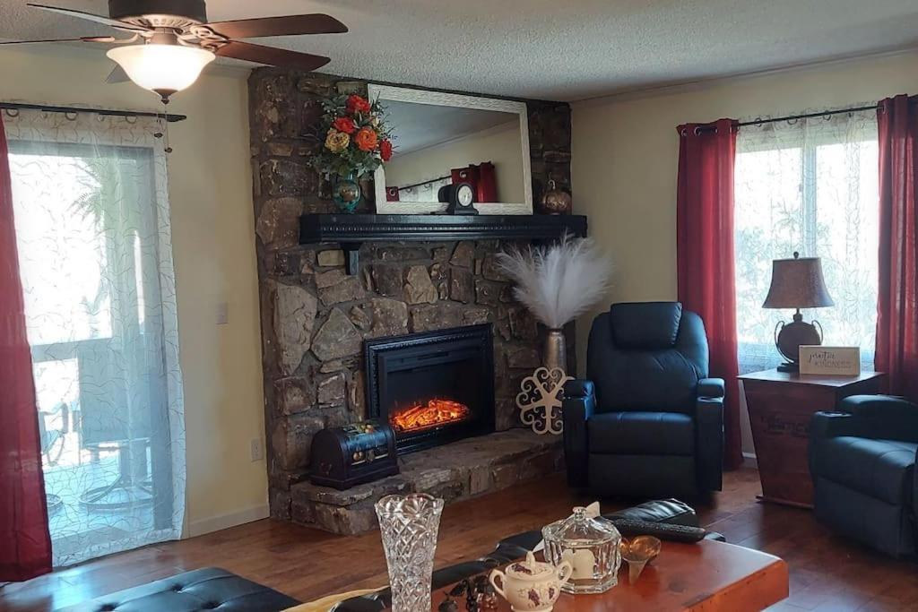 J.Creek Retreat, Creekside Townhouse +1 Car Garage Villa Maggie Valley Exterior foto